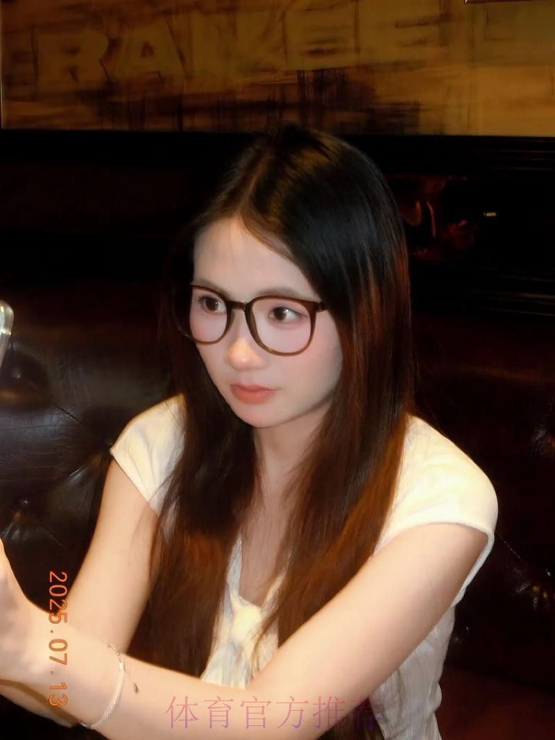 JDG分享拍摄日Vlog:又名小吉调皮日记,是开心拍摄的一天 JDG分享拍摄日Vlog:又名小吉调皮日记,是开心拍摄的一天